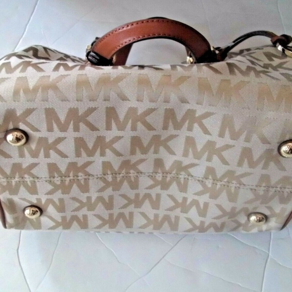 Michael Kors Camel Luggage Signature Medium Satche - Picture 4 of 8